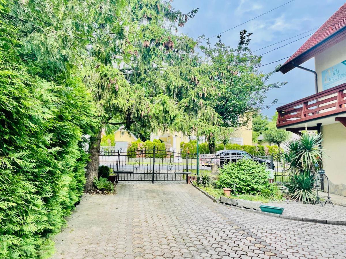 Villa Lux เฮวิซ ภายนอก รูปภาพ