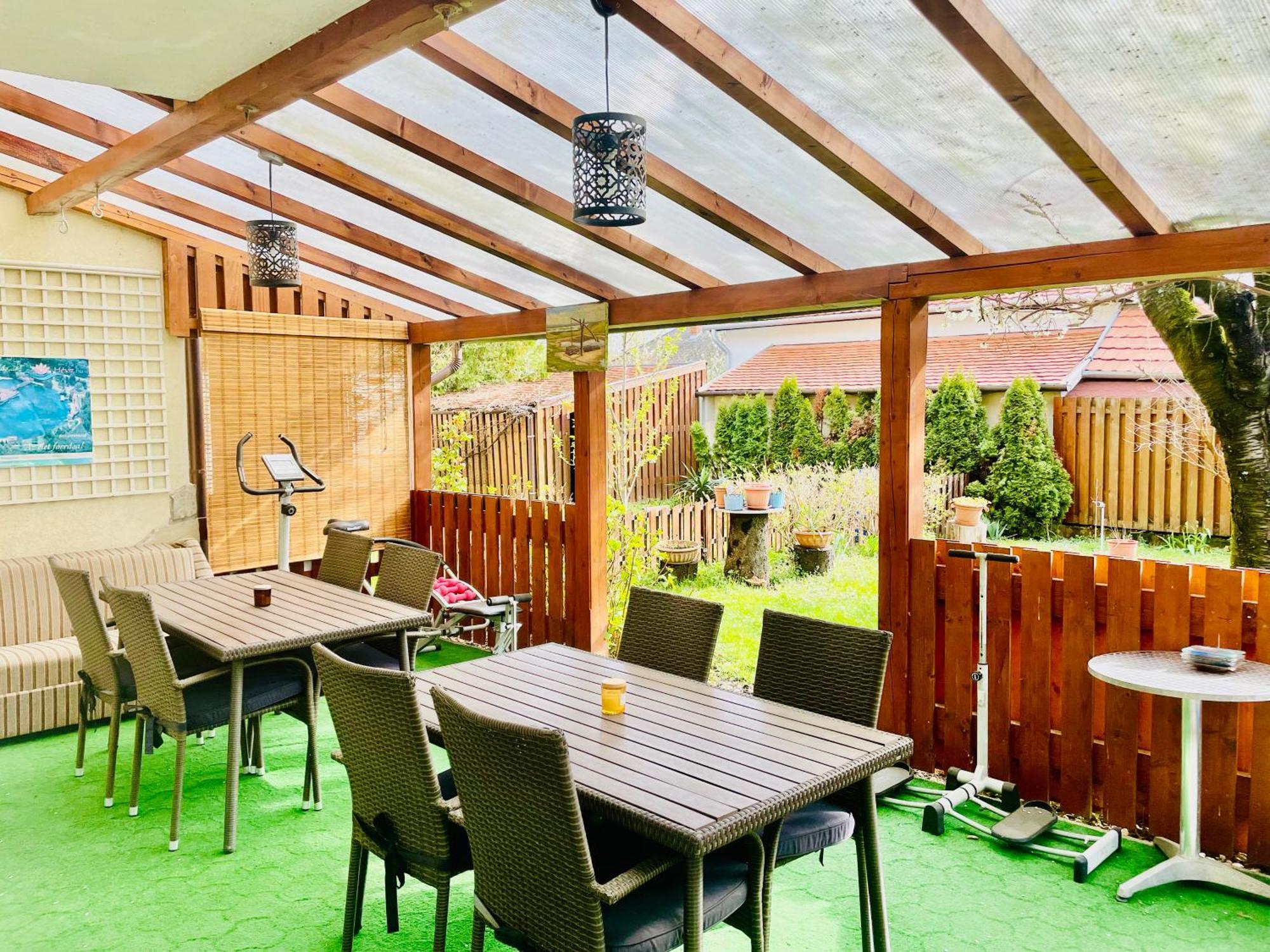 Villa Lux เฮวิซ ภายนอก รูปภาพ