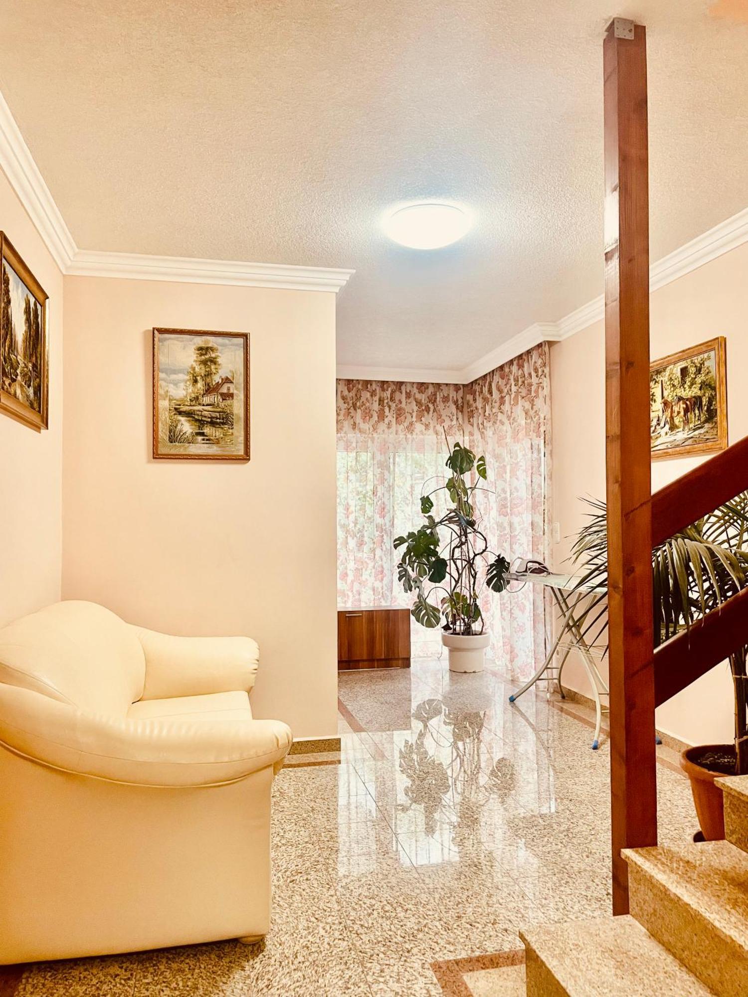 Villa Lux เฮวิซ ภายนอก รูปภาพ