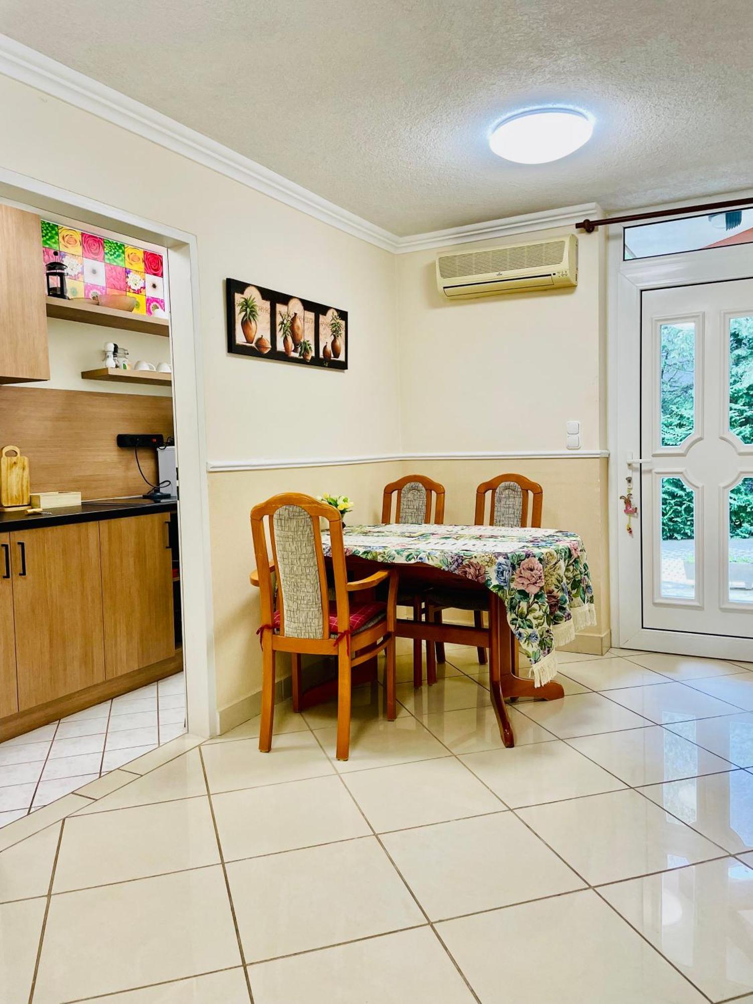 Villa Lux เฮวิซ ภายนอก รูปภาพ